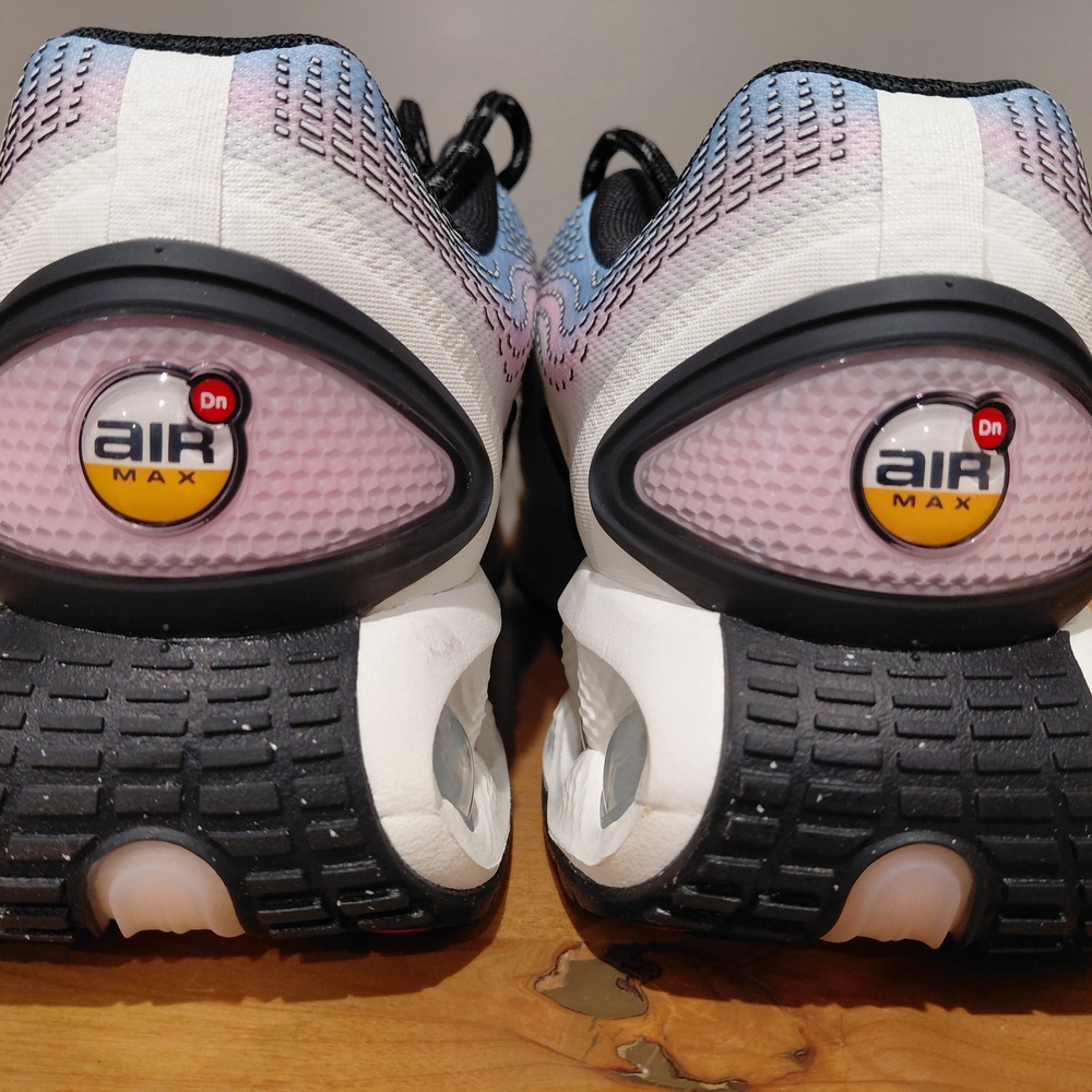 Nike Air Max DN Pink Foam Off Noir Aluminum Women's (Size 10) - Picture 7 of 8